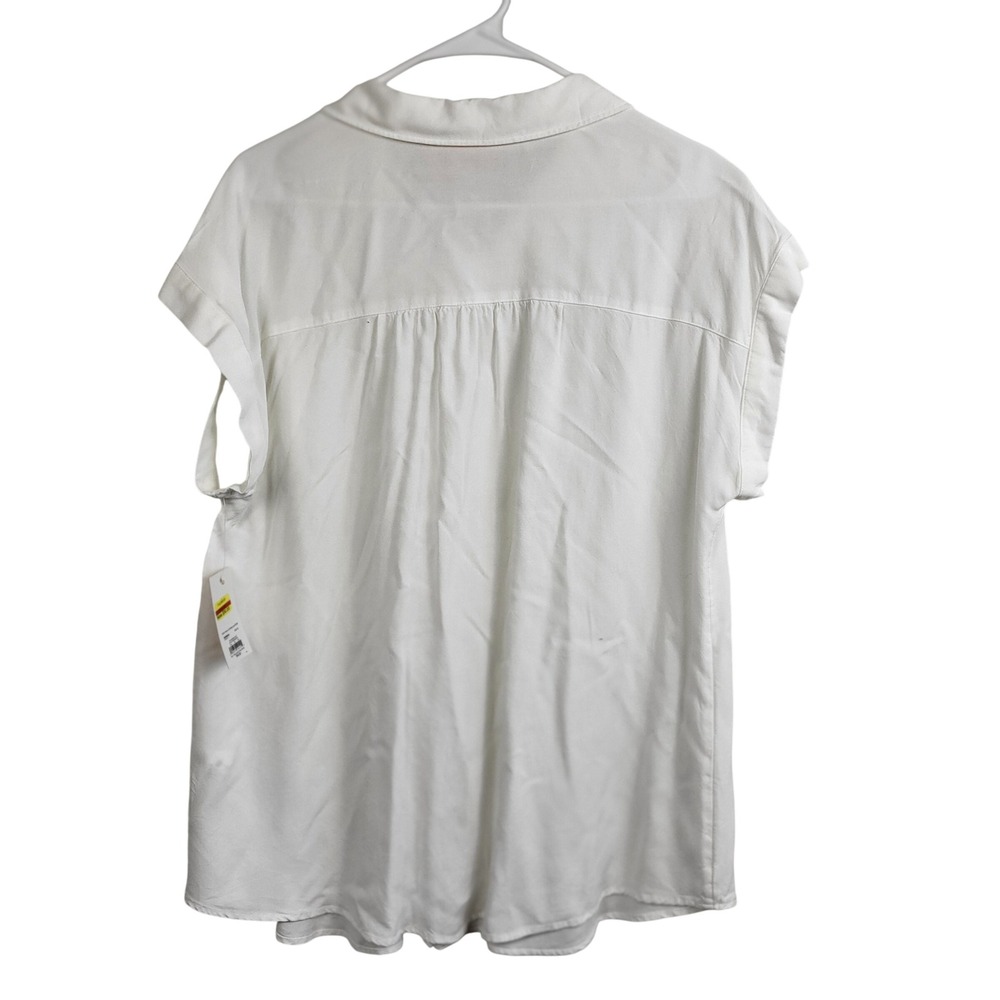 NWT EVRI Womens 0X White Button Front Blouse Short Sleeve Rayon Top Plus - Picture 6 of 7